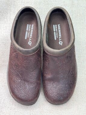 Merrell Encore Brown Tooled Leather Slip-On Mules Shoes women's size 8 clogs